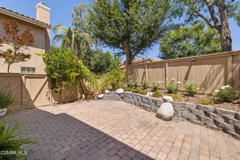 $979,950 | 4839 La Vella Drive, Oak Park, CA 91377