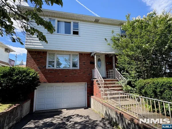 $2,400 | 78 Arlington Avenue, Clifton, NJ 07011