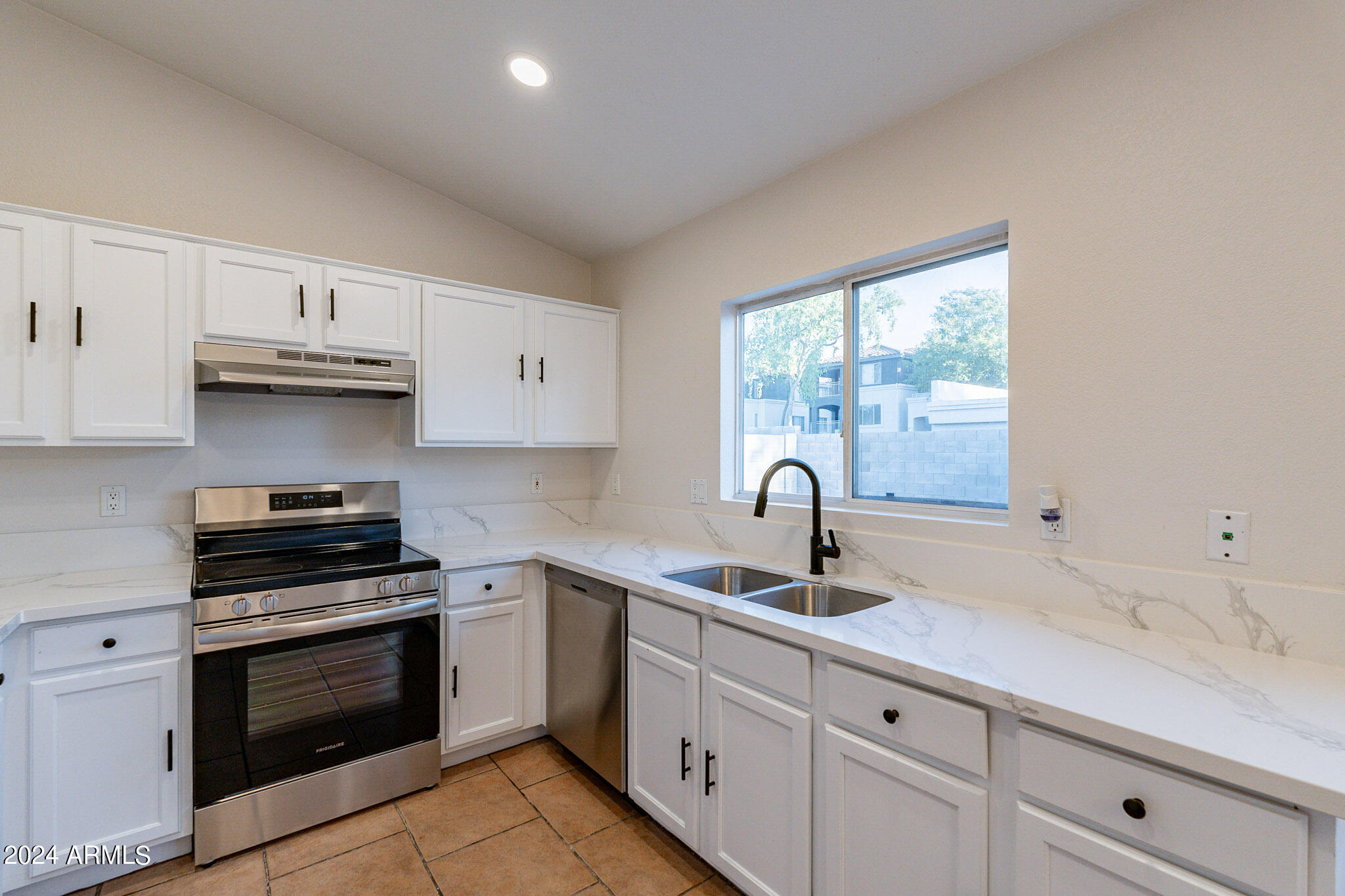 10441 West Granada Road Avondale, AZ 85392 - Photo 12 of 29 Granada-13
