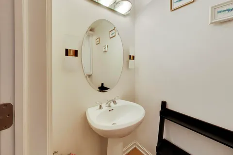 $399,900 | 160 East Illinois Street, Unit 1005, Chicago, IL 60611