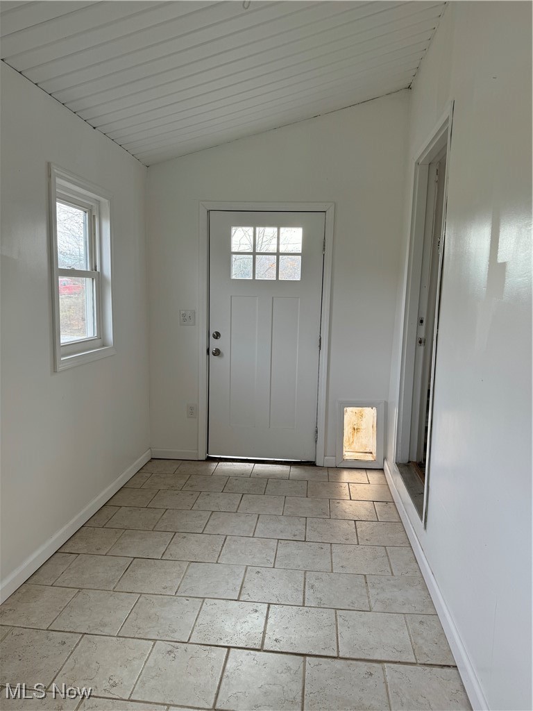 5155 Center Road Philo, OH 43771 - Photo 5 of 37 Foyer entrance with vaulted ceiling