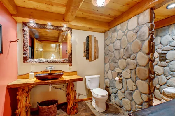 $399,900 | 708 Nemec Estates Road, Alexandria, MN 56308