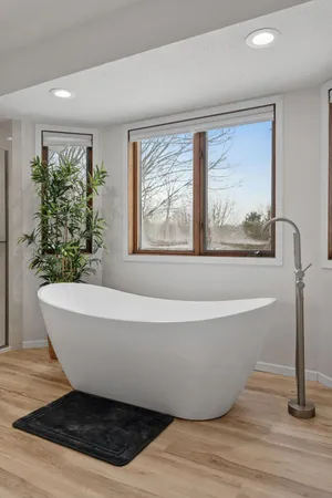 $585,000 | 1636 Thornhill Lane, Woodbury, MN 55125