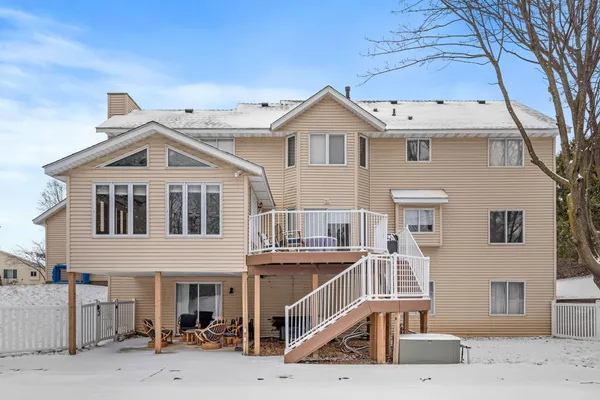 $585,000 | 1636 Thornhill Lane, Woodbury, MN 55125