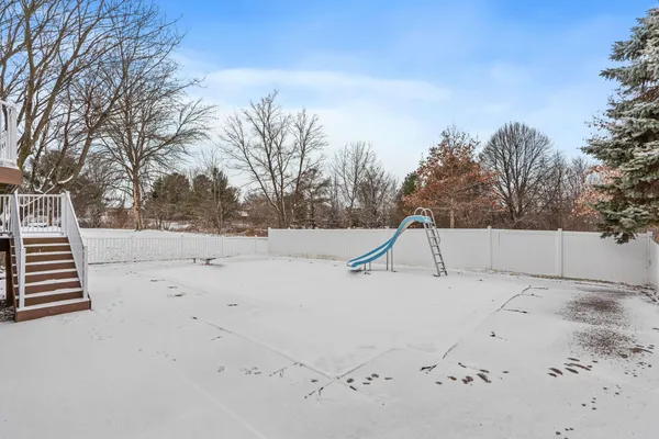 $585,000 | 1636 Thornhill Lane, Woodbury, MN 55125