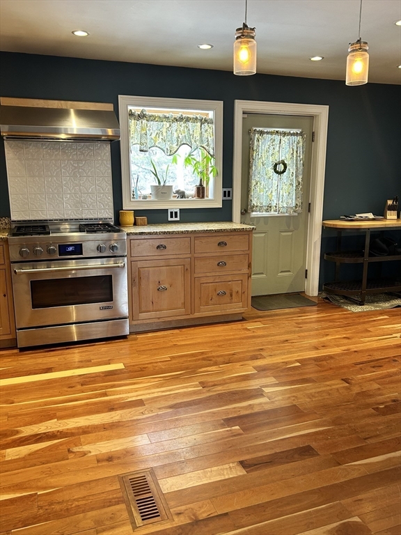 552 Dwight Road Springfield, MA 01108 - Photo 15 of 33