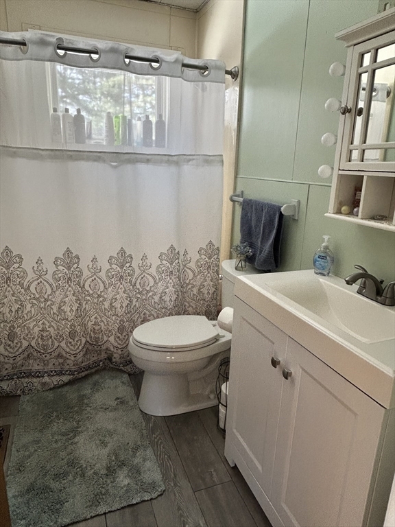 552 Dwight Road Springfield, MA 01108 - Photo 21 of 33 a bathroom with a toilet sink and shower