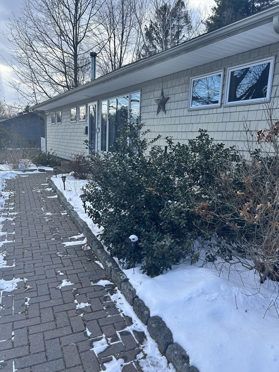 552 Dwight Road Springfield, MA 01108 - Photo 33 of 33 a front view of a house with garden