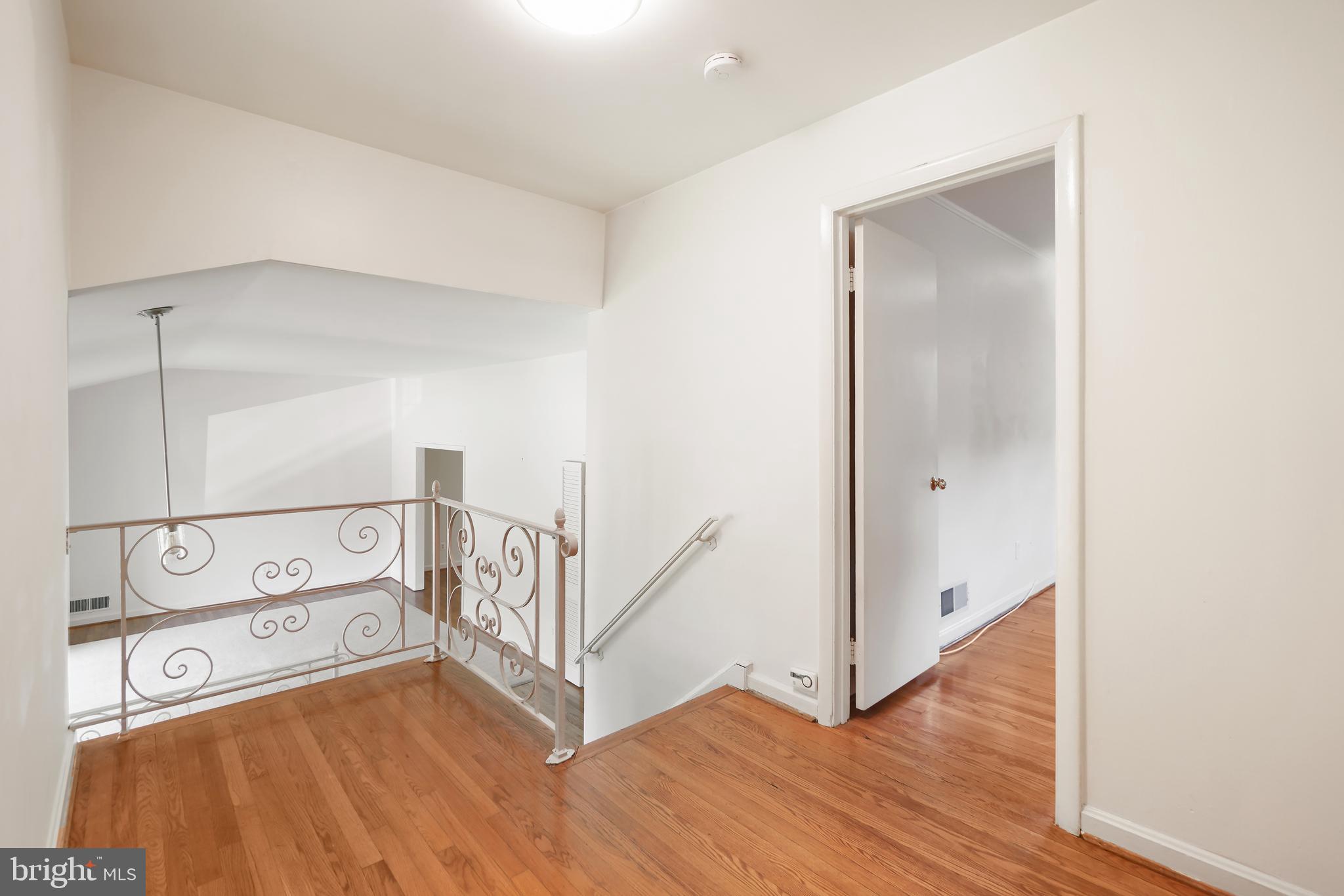 6501 Greentree Road Bethesda, MD 20817 - Photo 18 of 30 Upper Level Hall