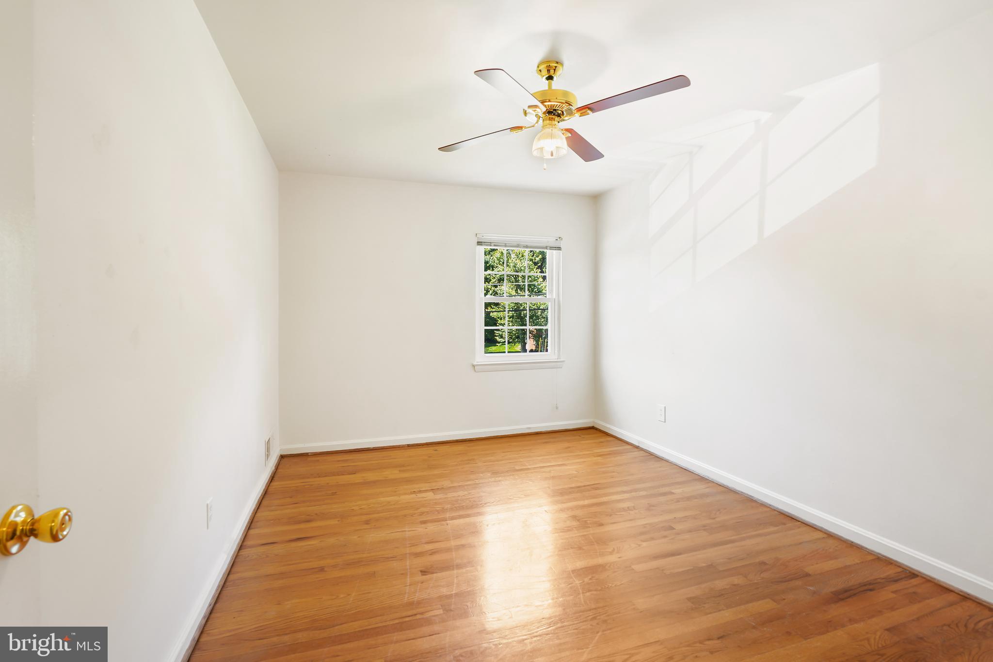 6501 Greentree Road Bethesda, MD 20817 - Photo 19 of 30 Bedroom #2 - Upper Level