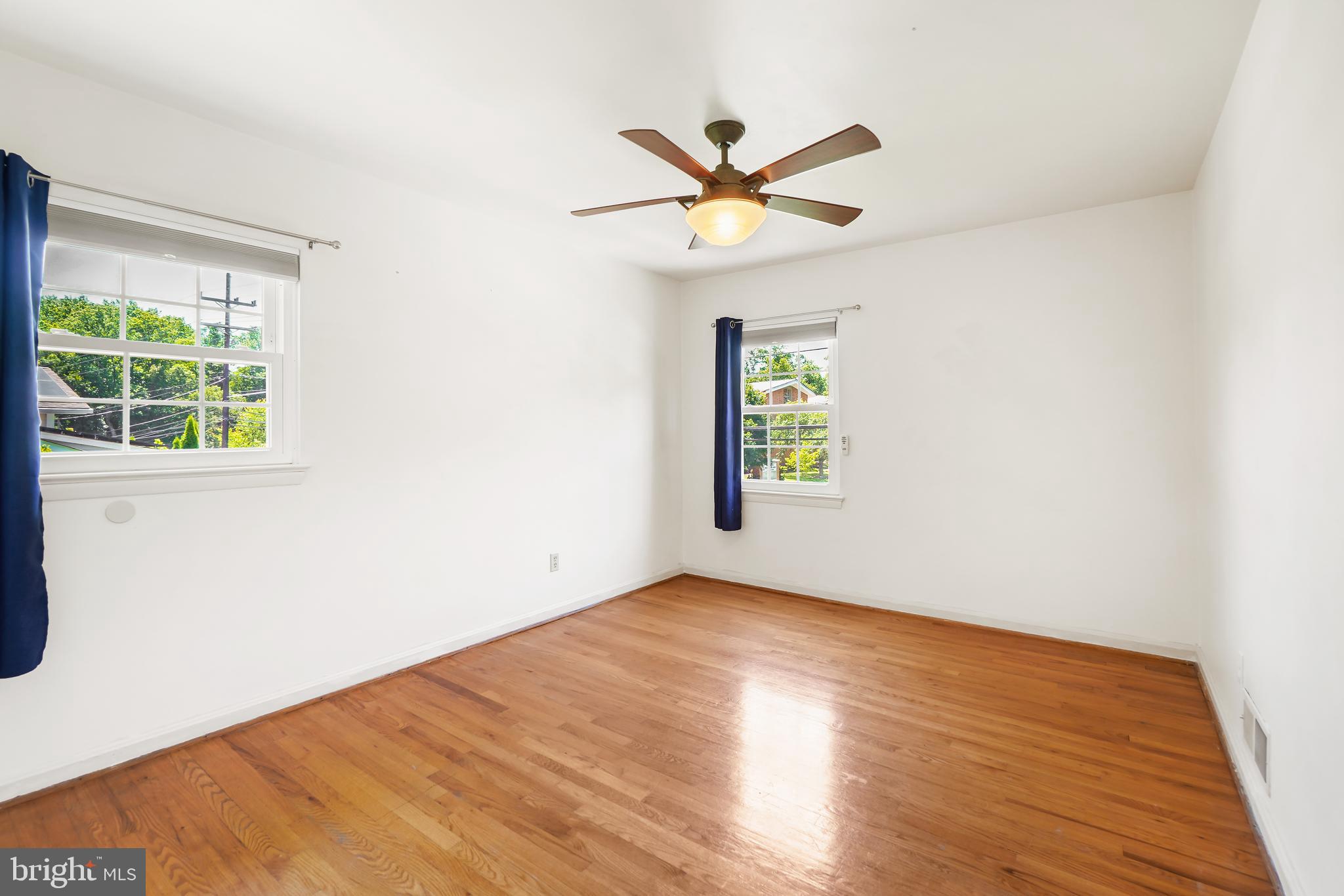 6501 Greentree Road Bethesda, MD 20817 - Photo 20 of 30 Bedroom #3 - Upper Level
