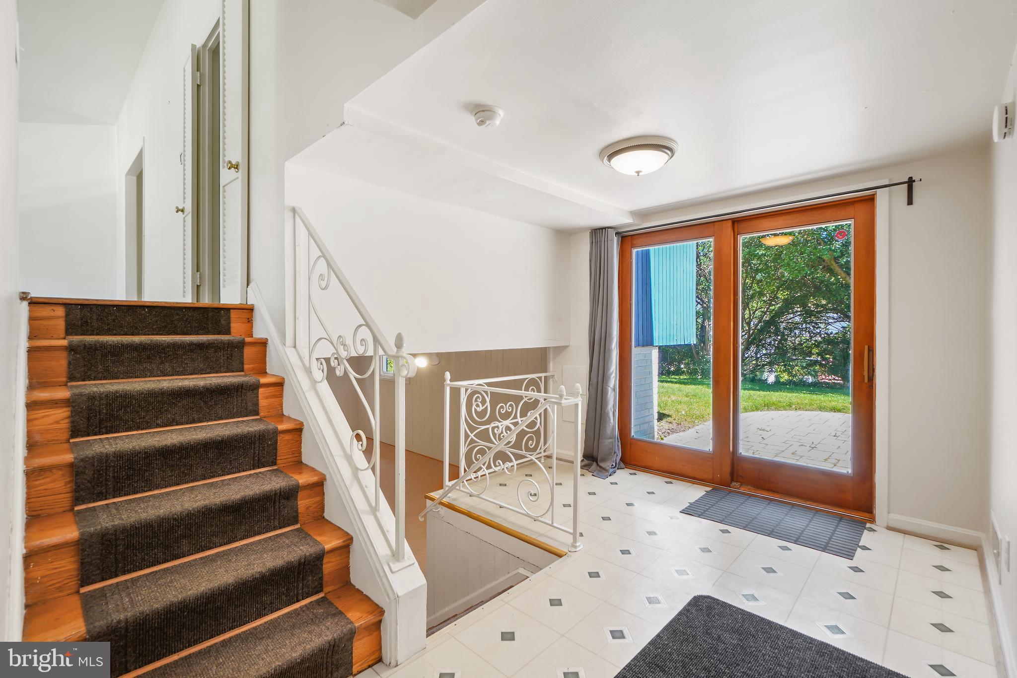 6501 Greentree Road Bethesda, MD 20817 - Photo 22 of 30 Lower Level - Outside Access