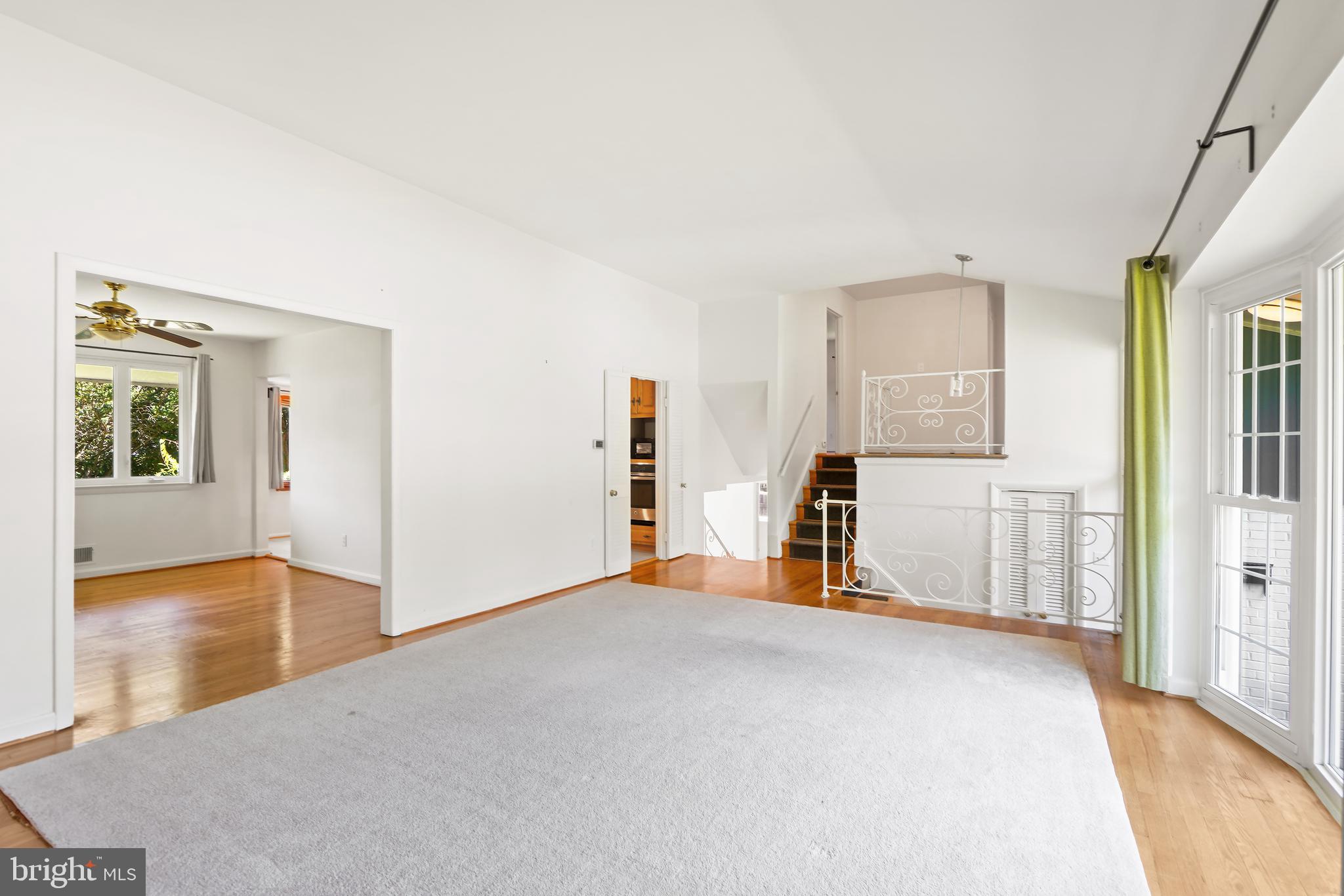 6501 Greentree Road Bethesda, MD 20817 - Photo 6 of 30 Living Room