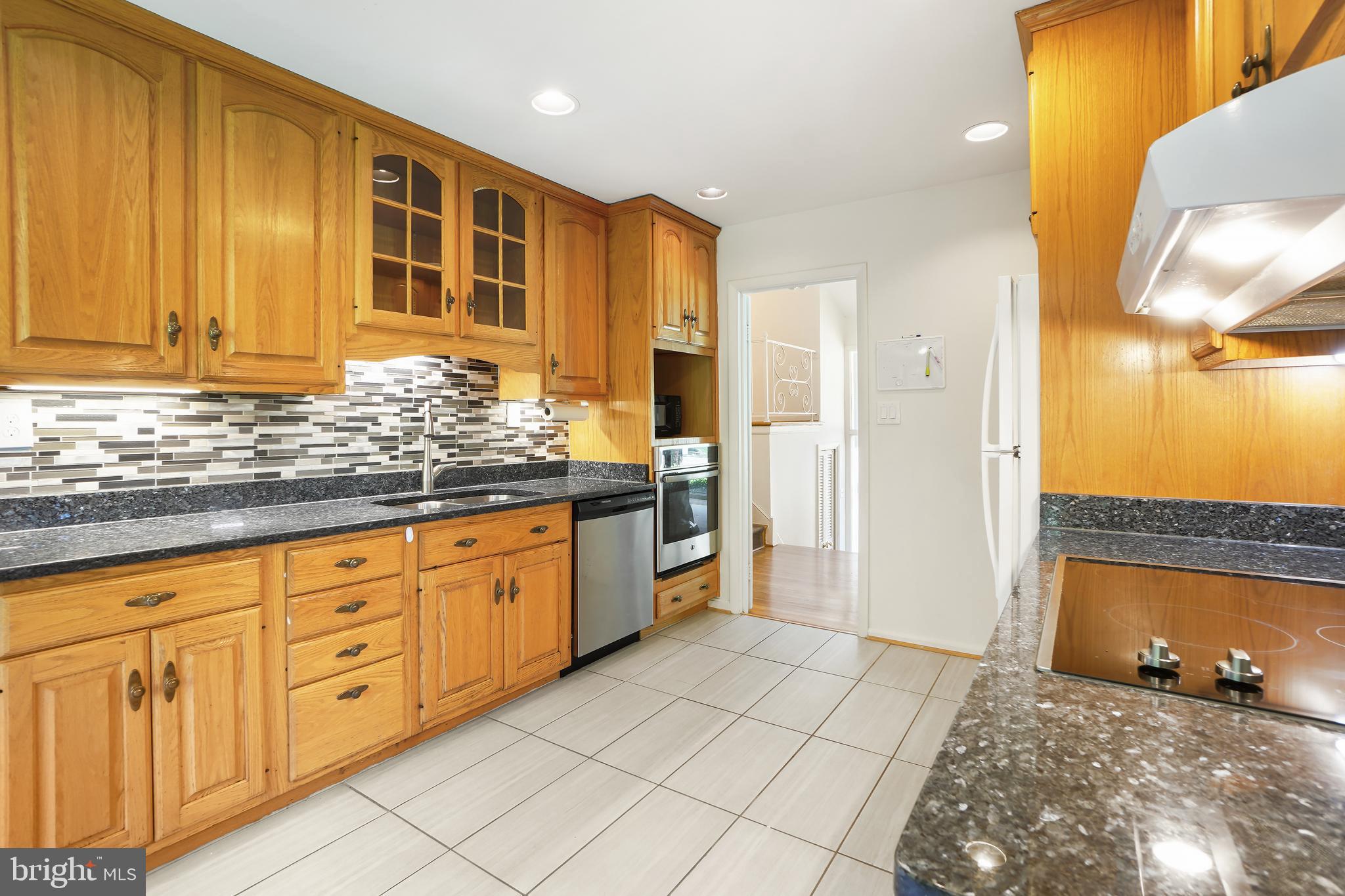 6501 Greentree Road Bethesda, MD 20817 - Photo 9 of 30 Kitchen