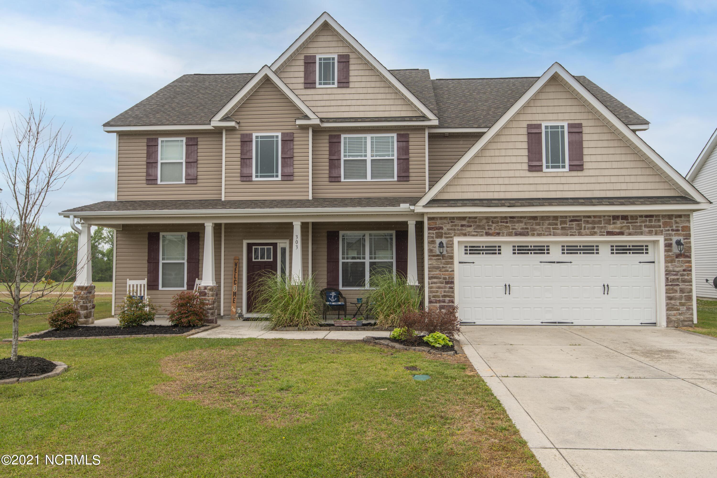 303 Catamaran Road Swansboro, NC 28584 - Photo 1 of 23 untitled-03816-Edit
