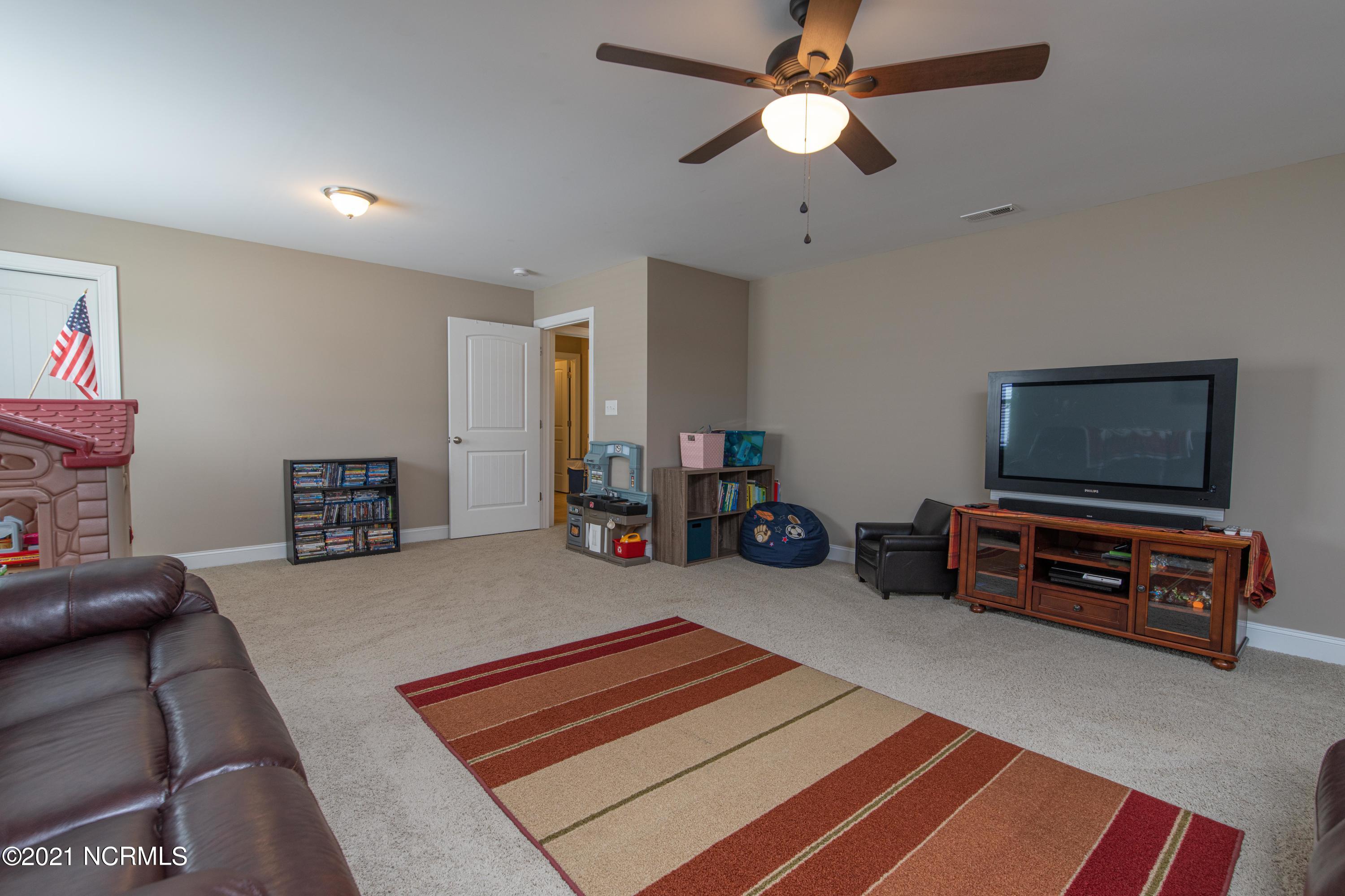 303 Catamaran Road Swansboro, NC 28584 - Photo 20 of 23 untitled-03765