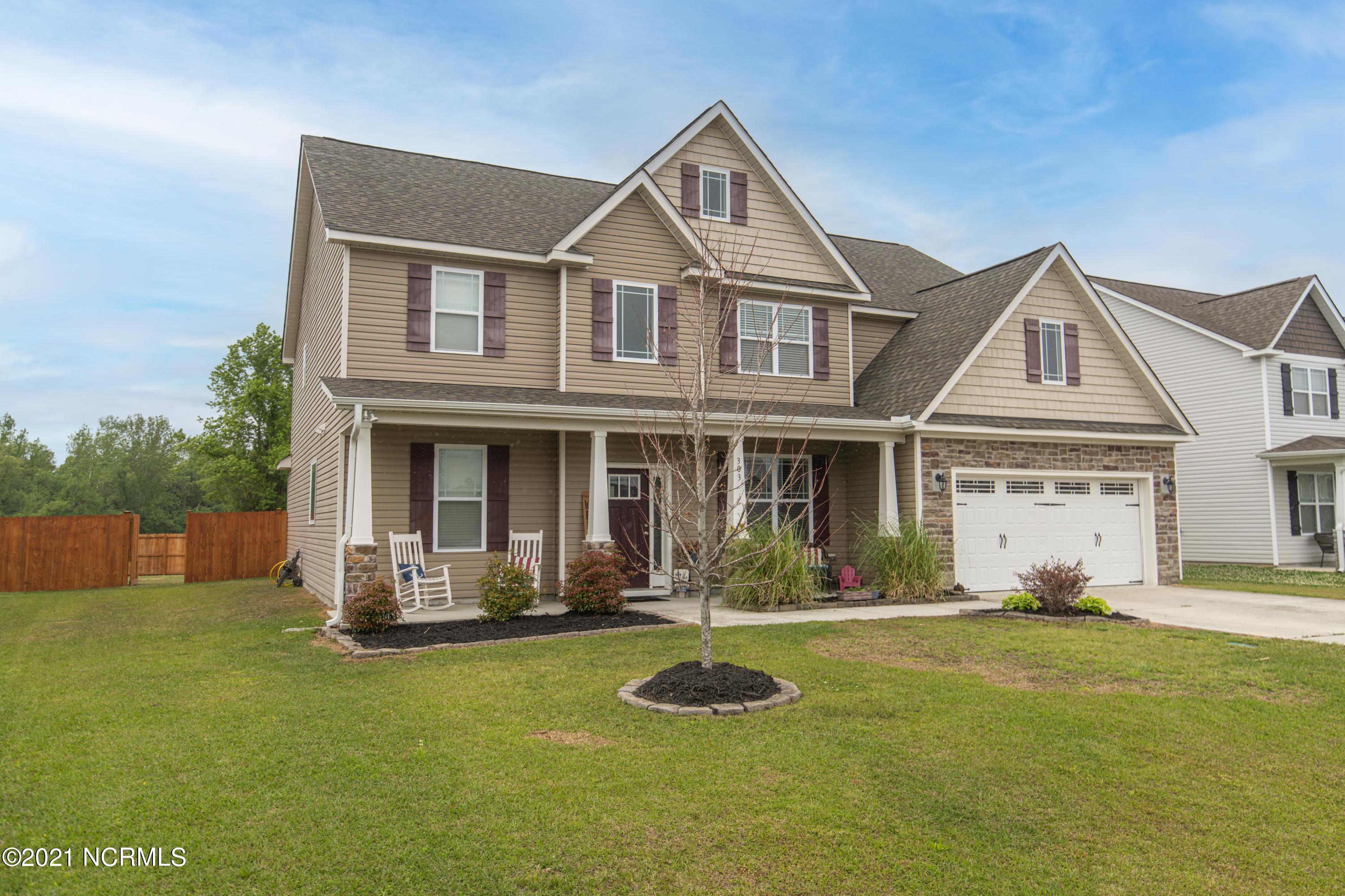 303 Catamaran Road Swansboro, NC 28584 - Photo 2 of 23 untitled-03814-Edit