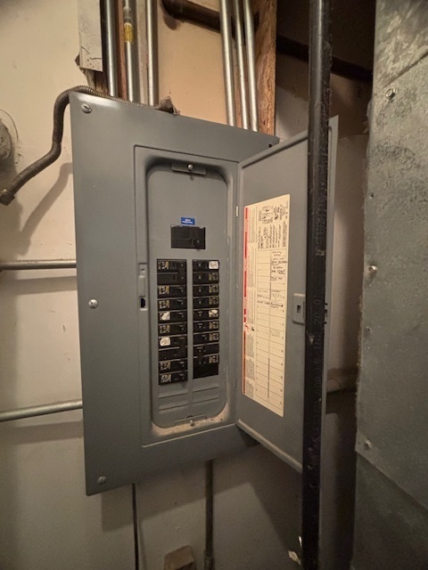 3477 North Clark Street, Unit 2 Chicago, IL 60657 - Photo 11 of 13 a view of walk in closet