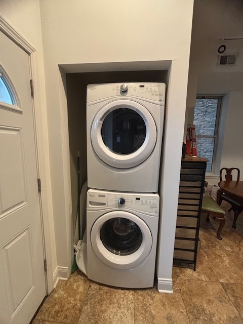 3477 North Clark Street, Unit 2 Chicago, IL 60657 - Photo 6 of 13 a utility room with dryer and washer
