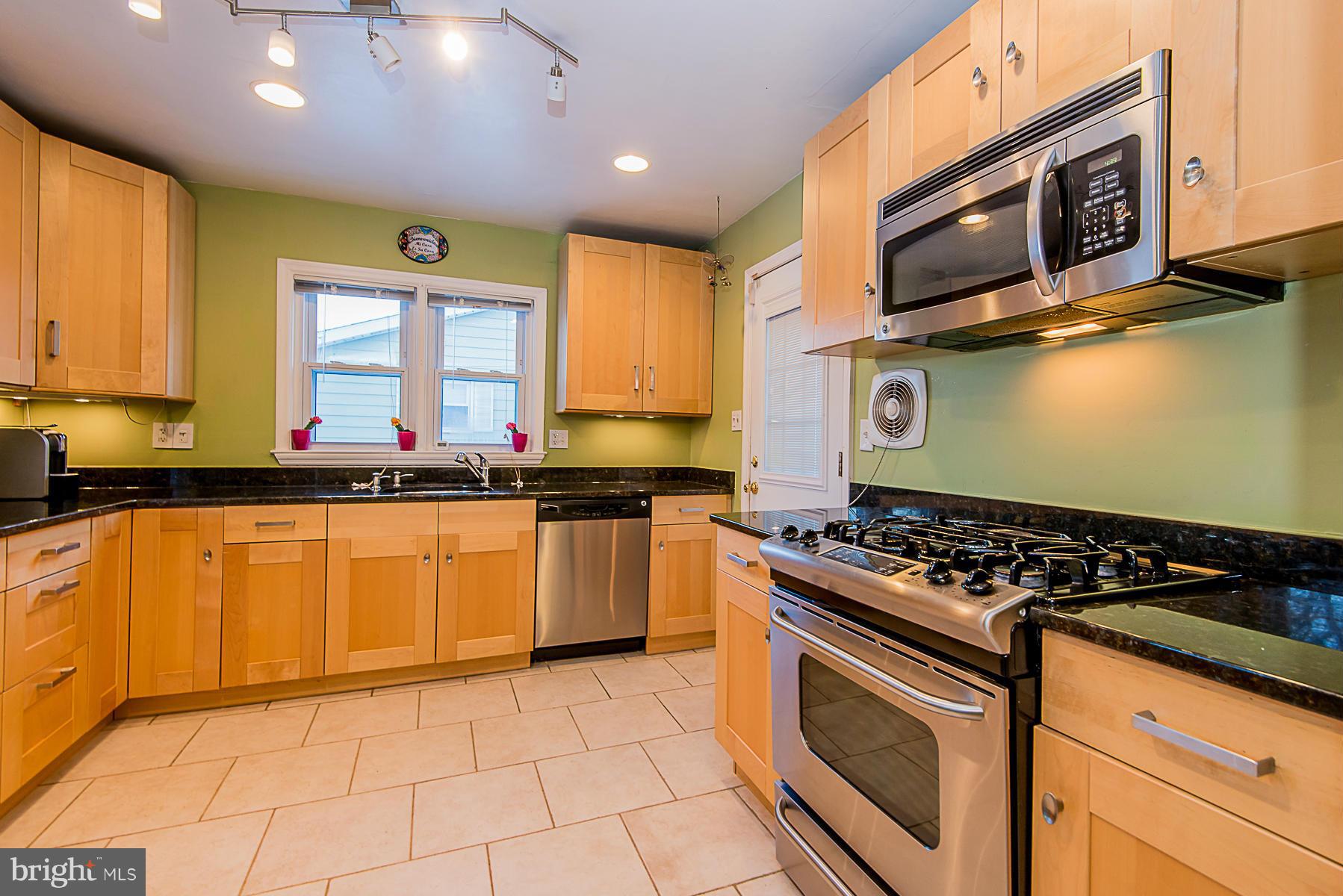 1305 Black Friars Road Catonsville, MD 21228 - Photo 8 of 28 Kitchen