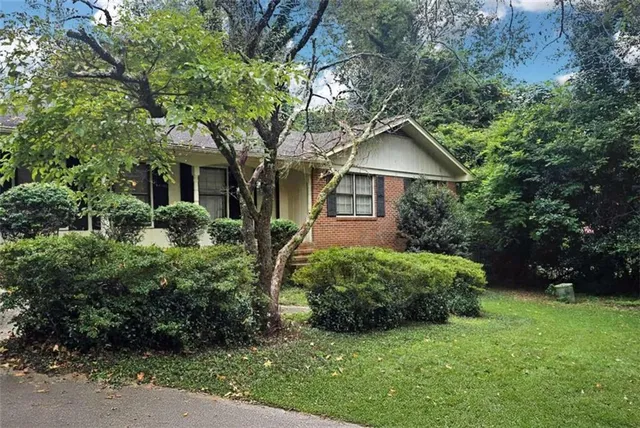 $220,000 | 501 Valleyview Drive, Winder, GA 30680