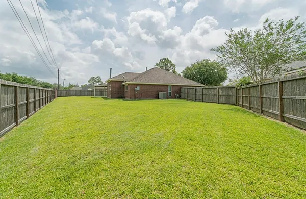 $2,100 | 11102 Sage Linda Lane, Houston, TX 77089