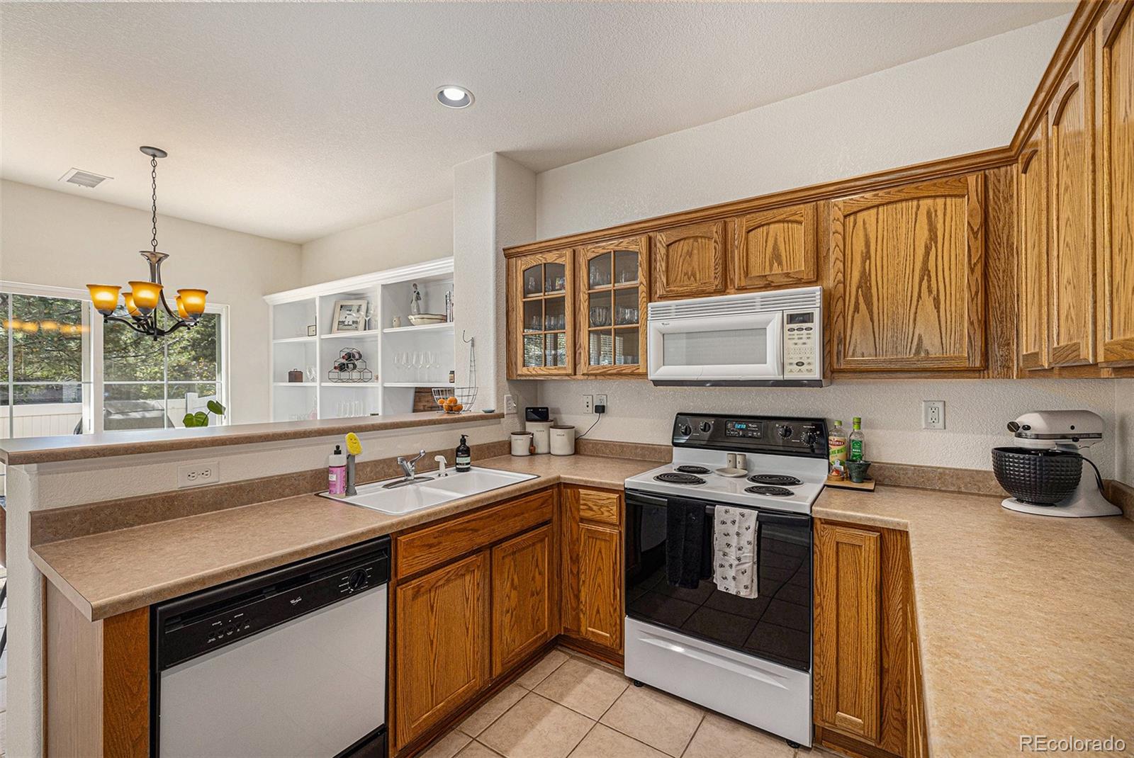 192 Whitehaven Circle Highlands Ranch, CO 80129 - Photo 10 of 30 Gallery Image 10