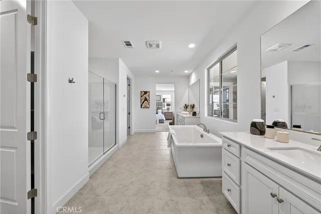 a view of empty room with window