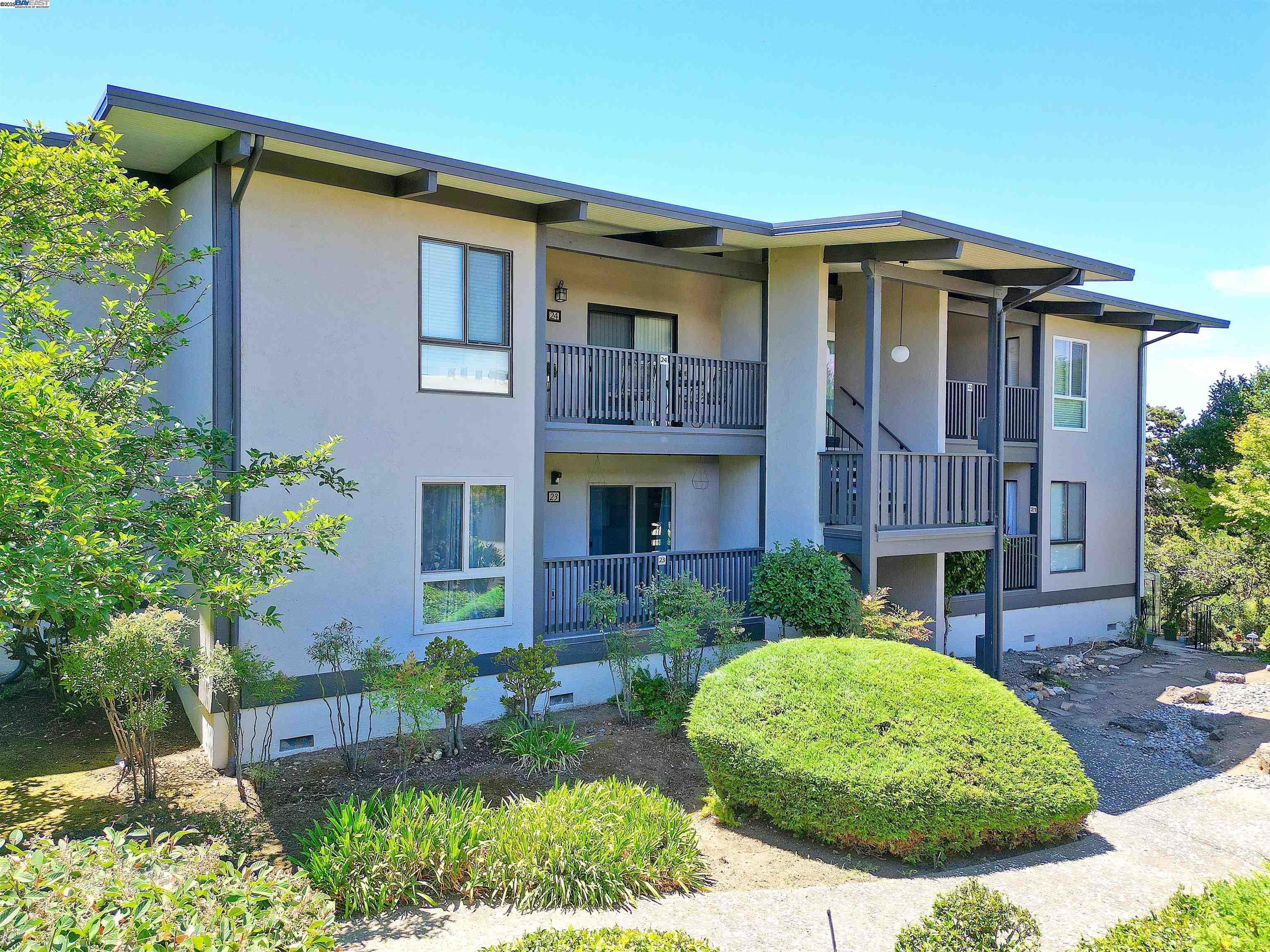 19100 Crest Avenue, Unit 23 Castro Valley, CA 94546 - Photo 1 of 35