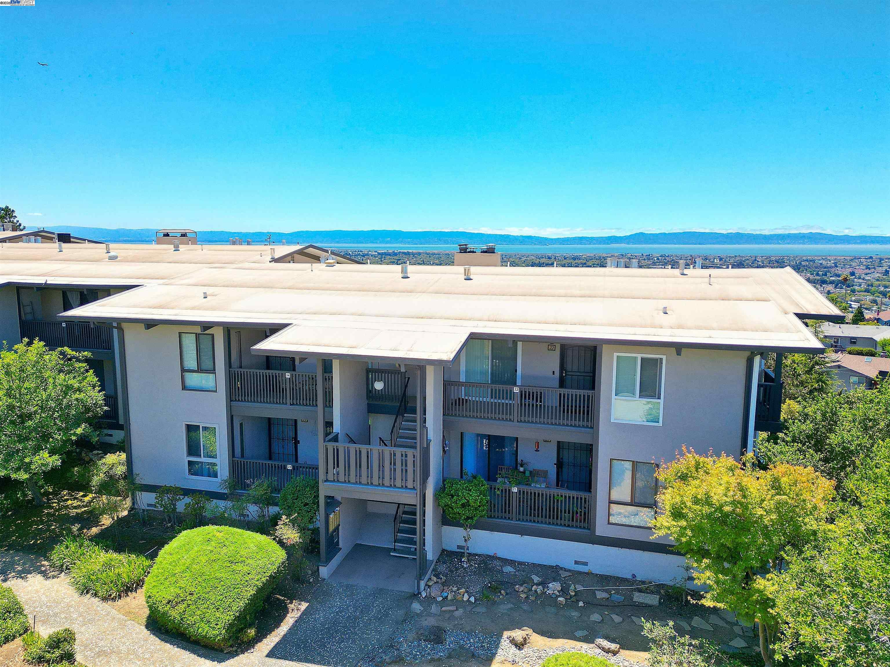 19100 Crest Avenue, Unit 23 Castro Valley, CA 94546 - Photo 2 of 35