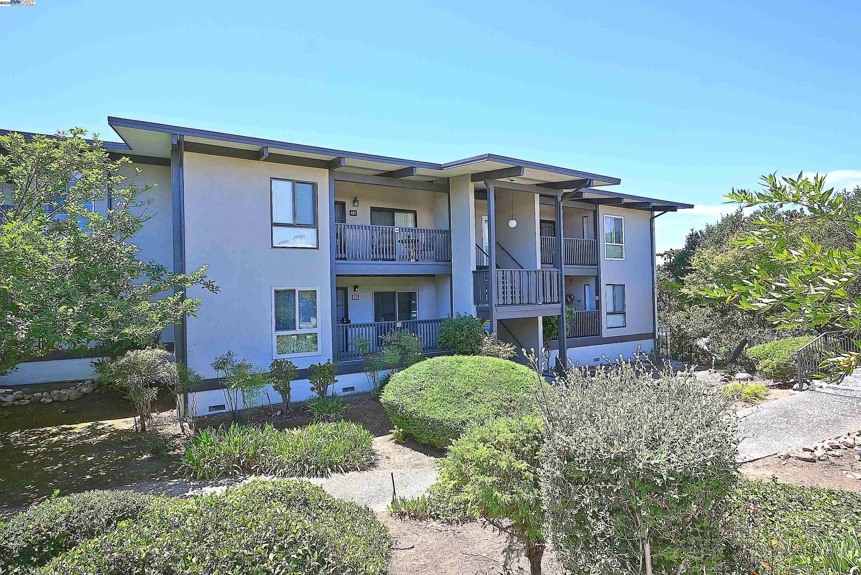 19100 Crest Avenue, Unit 23 Castro Valley, CA 94546 - Photo 21 of 35