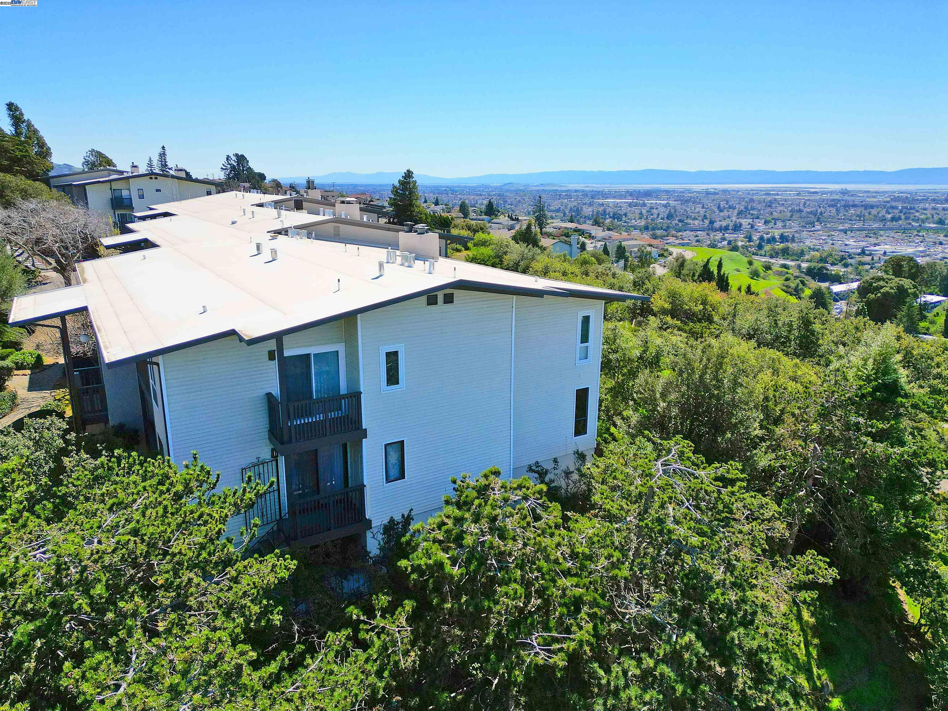 19100 Crest Avenue, Unit 23 Castro Valley, CA 94546 - Photo 23 of 35