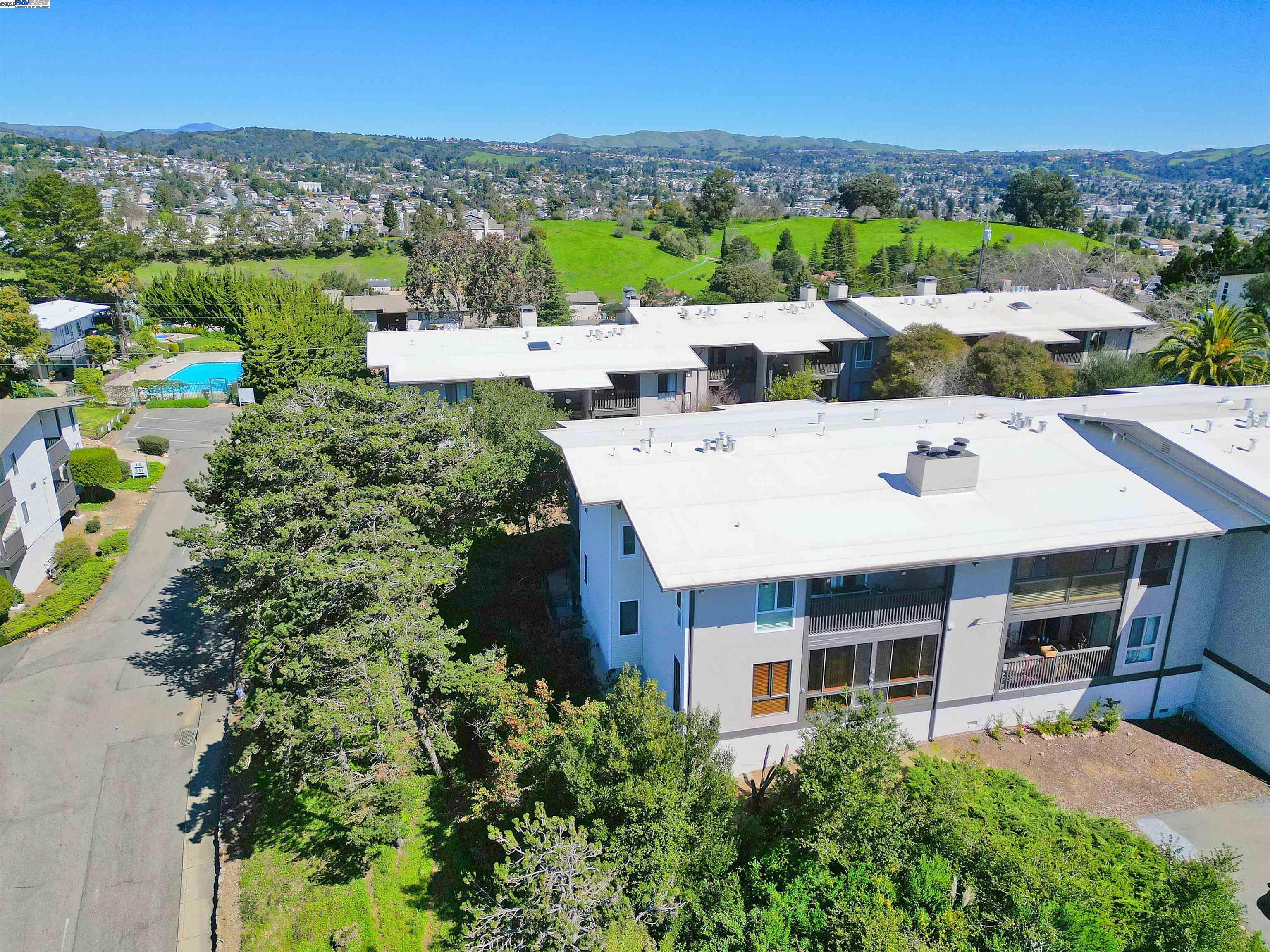 19100 Crest Avenue, Unit 23 Castro Valley, CA 94546 - Photo 25 of 35