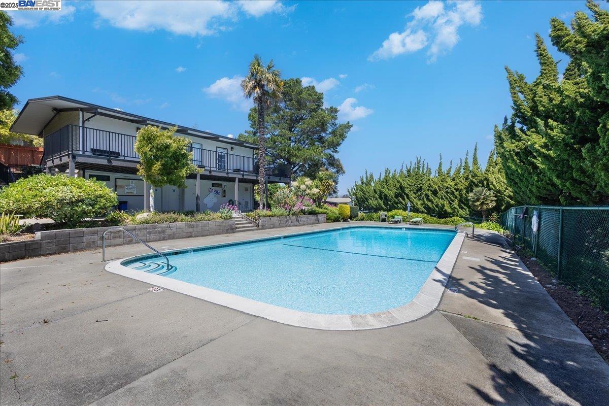 19100 Crest Avenue, Unit 23 Castro Valley, CA 94546 - Photo 30 of 35