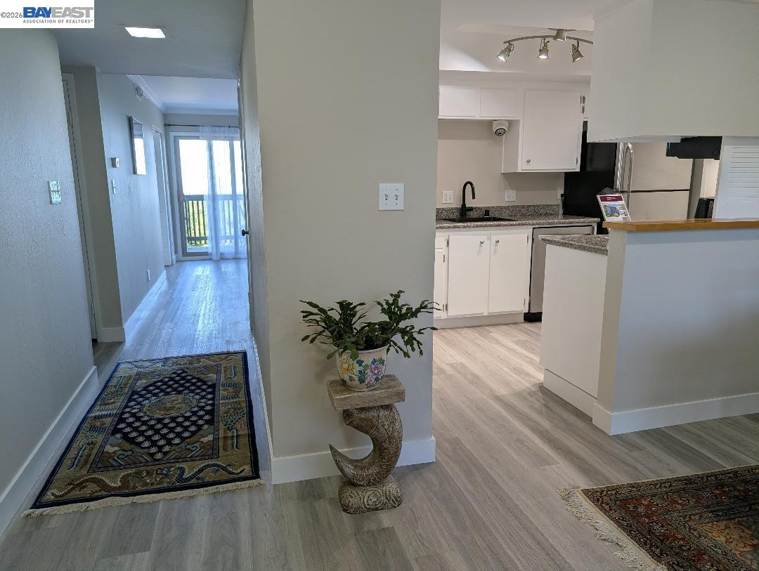 19100 Crest Avenue, Unit 23 Castro Valley, CA 94546 - Photo 3 of 35