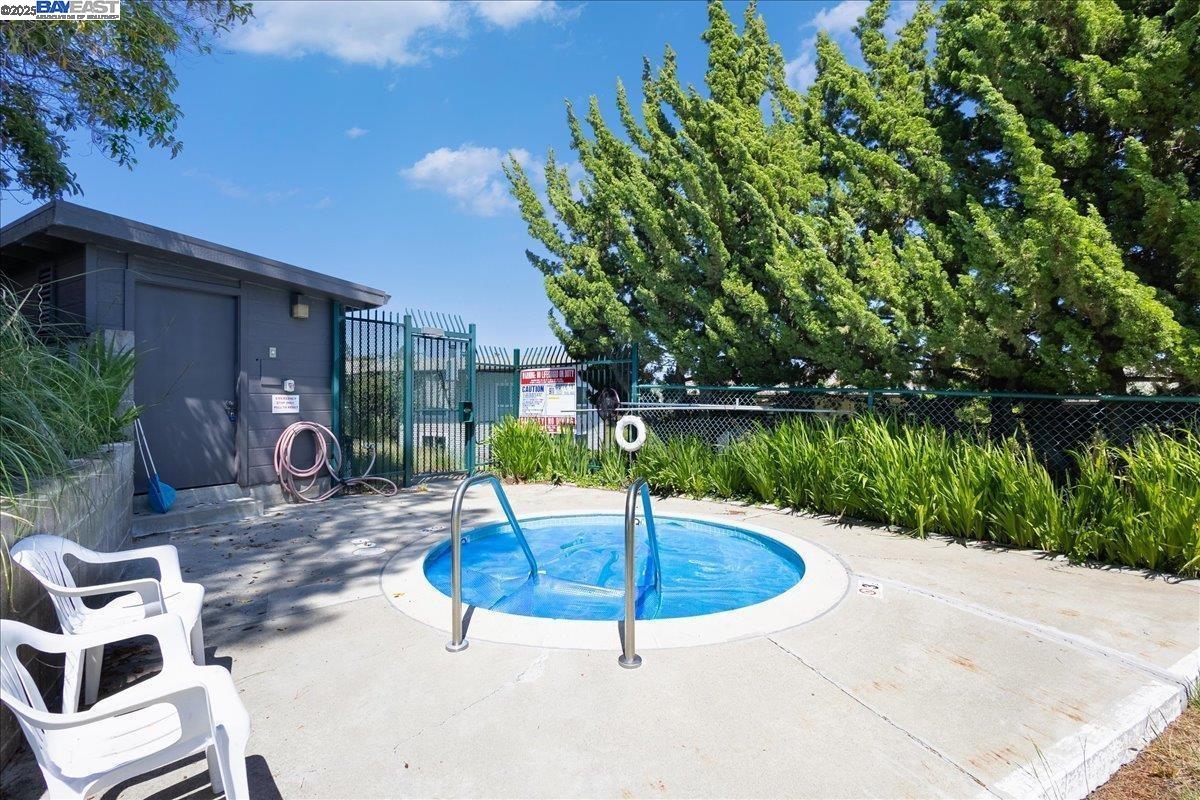 19100 Crest Avenue, Unit 23 Castro Valley, CA 94546 - Photo 32 of 35