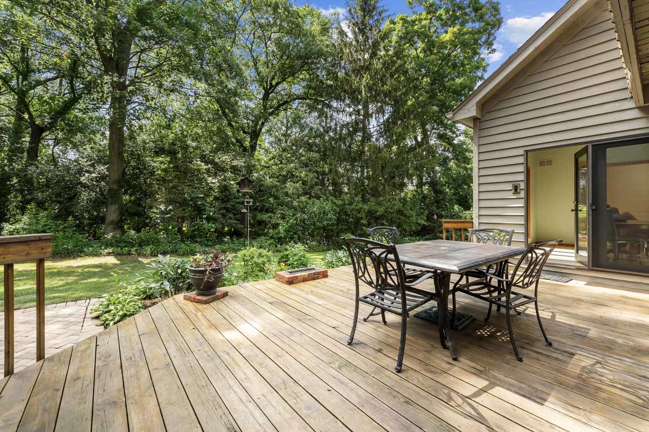 31W139 Rohrssen Road Hoffman Estates, IL 60192 - Photo 43 of 51 a outdoor view with a sitting space