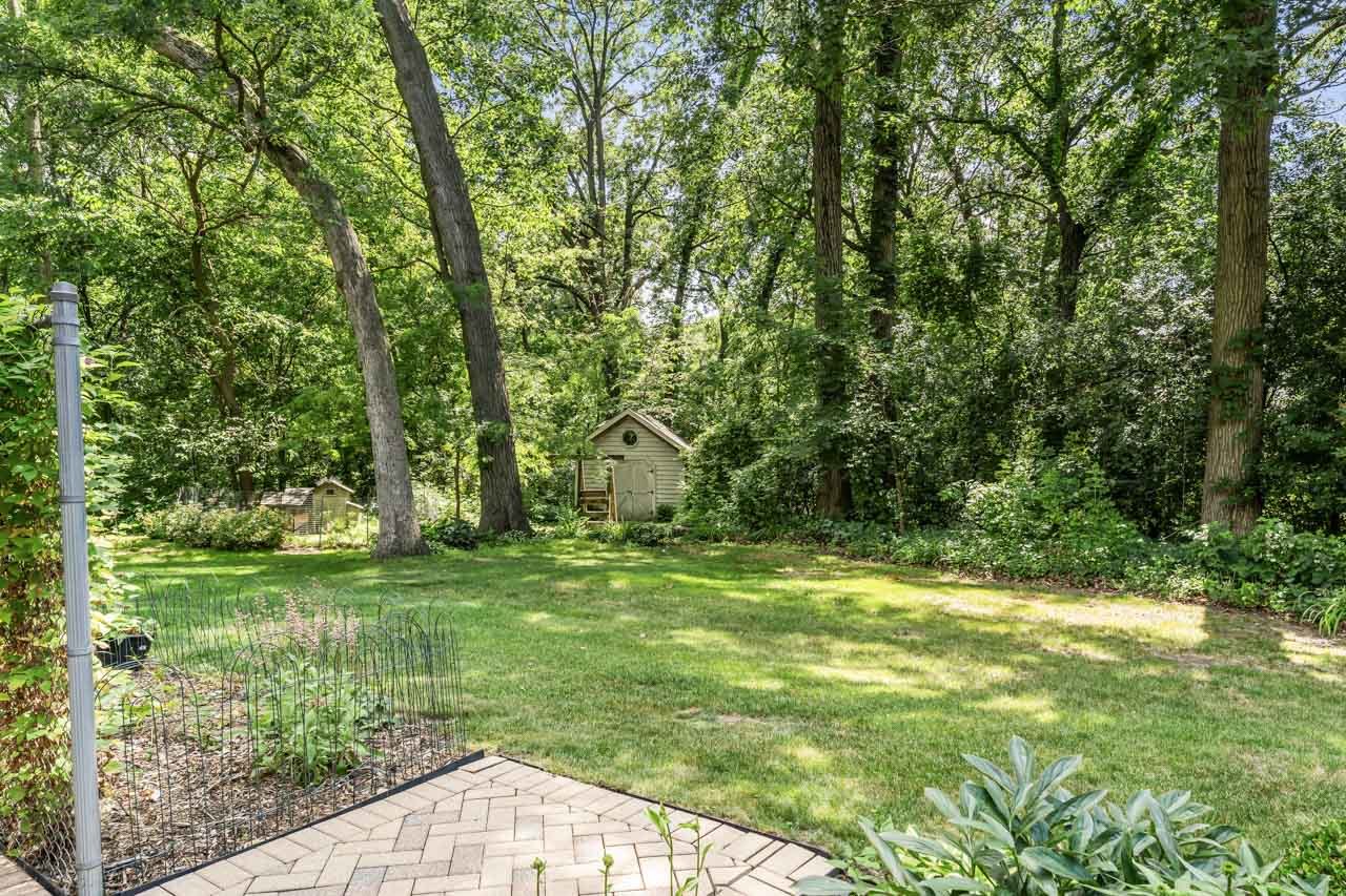 31W139 Rohrssen Road Hoffman Estates, IL 60192 - Photo 47 of 51 a view of a park with large trees