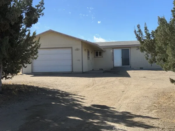$1,995 | 9274 Terrace View Road, Phelan, CA 92371