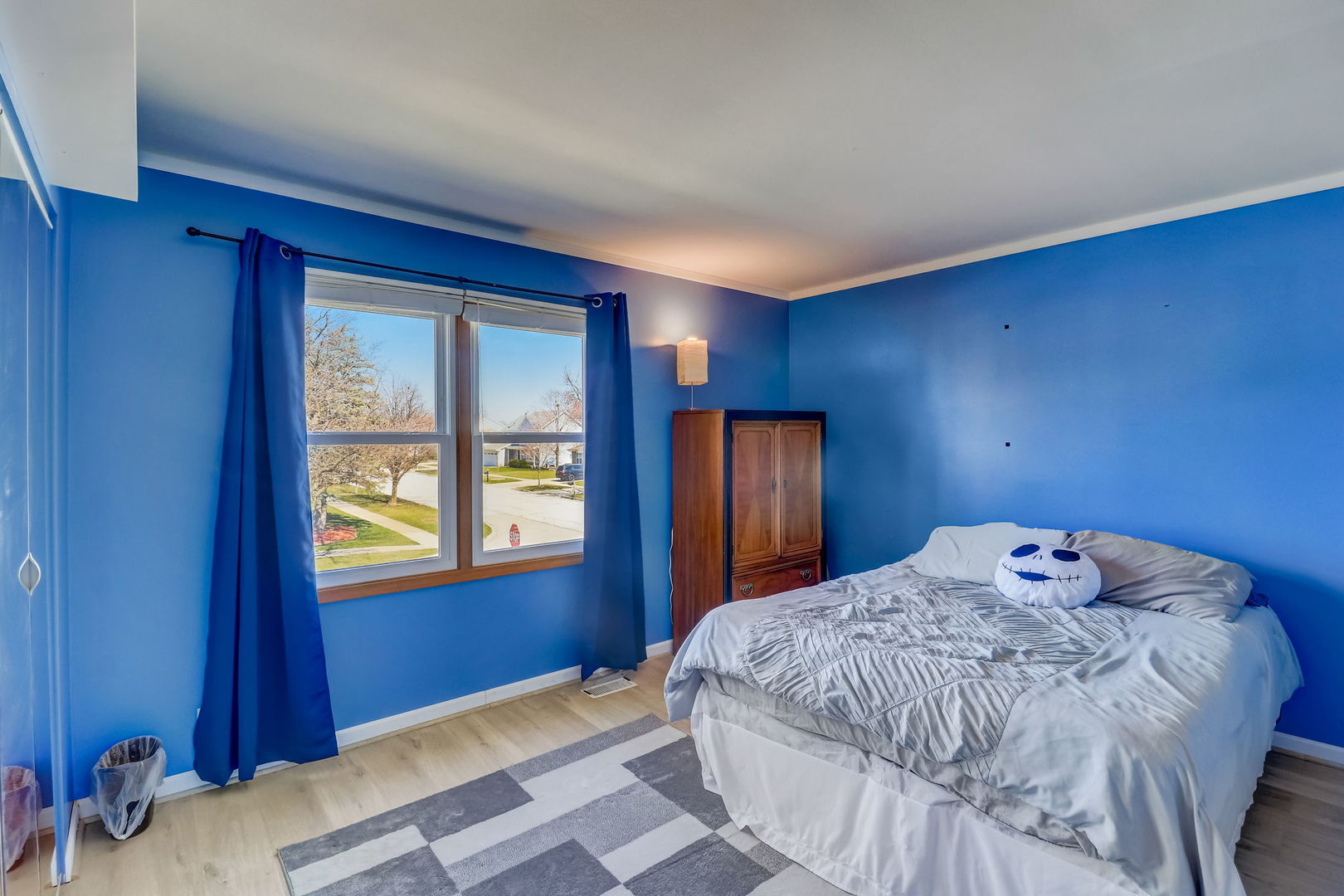 331 Sutcliffe Circle Vernon Hills, IL 60061 - Photo 15 of 26 a bedroom with a bed and a window