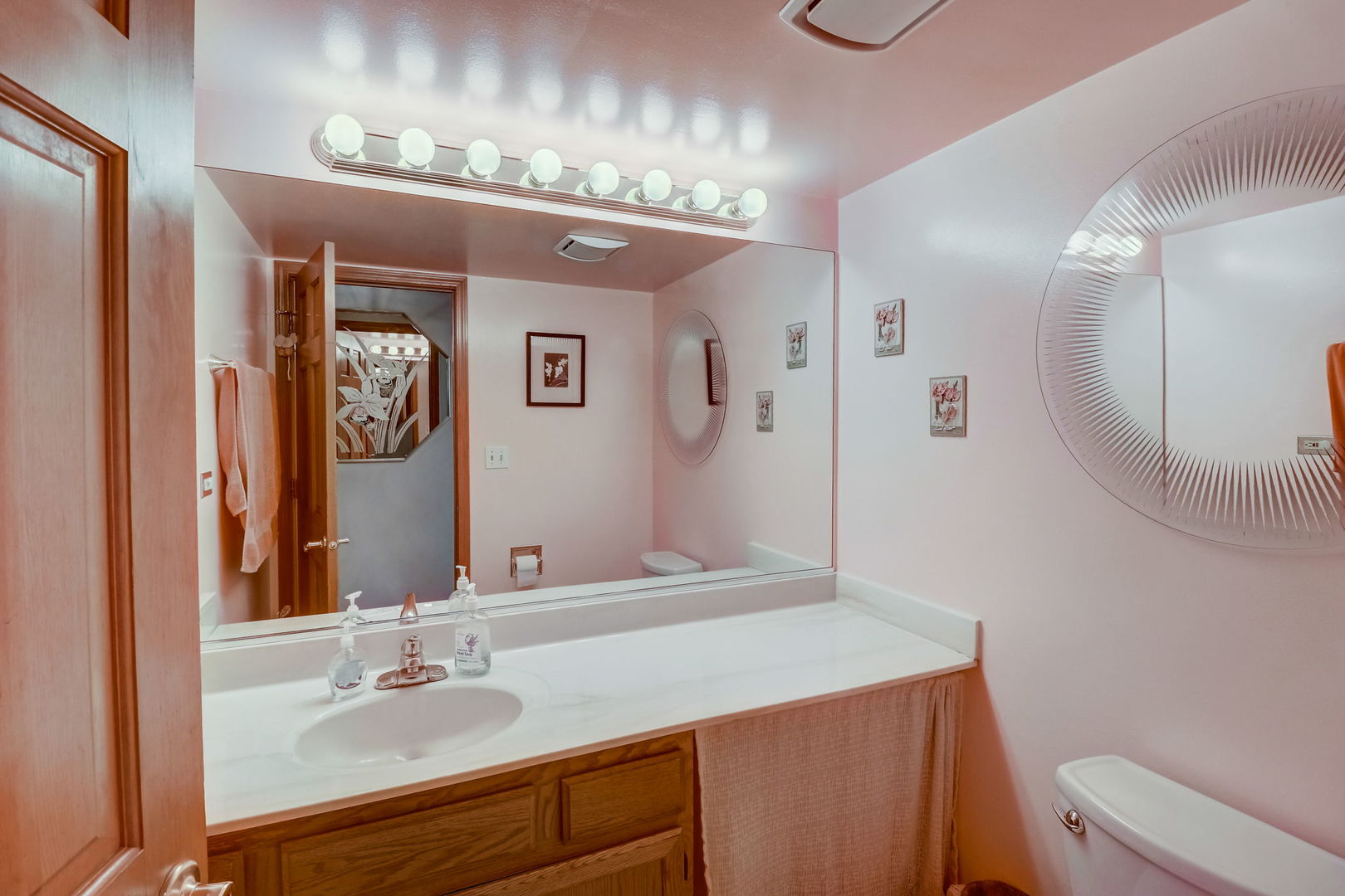 331 Sutcliffe Circle Vernon Hills, IL 60061 - Photo 9 of 26 a bathroom with a sink vanity granite and toilet