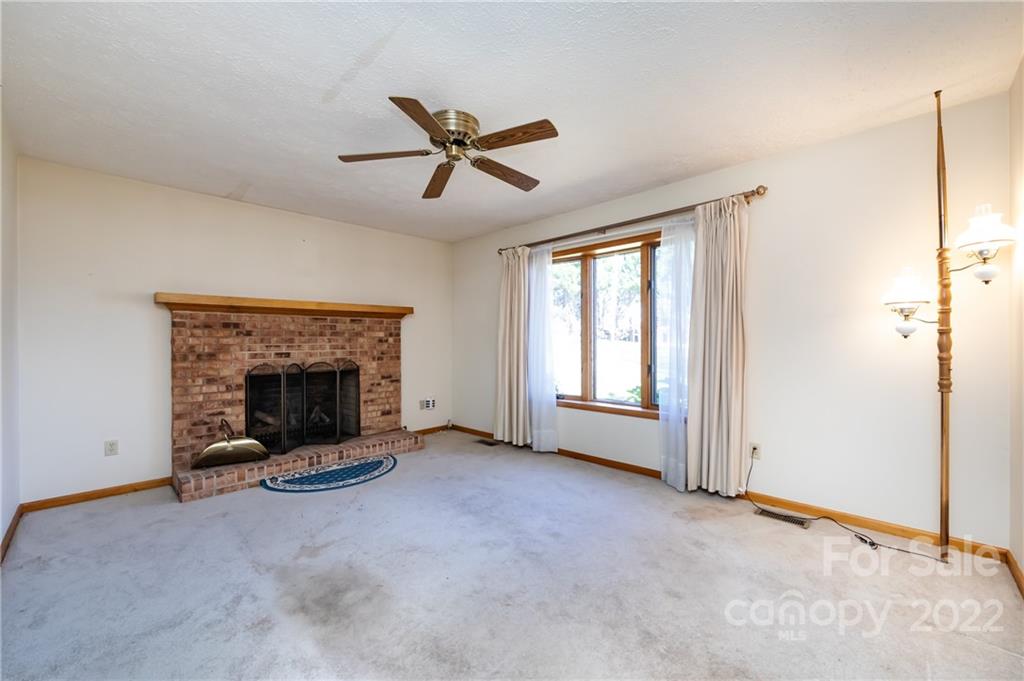 1729 Wesley Road Morganton, NC 28655 - Photo 4 of 28 Gallery Image 4