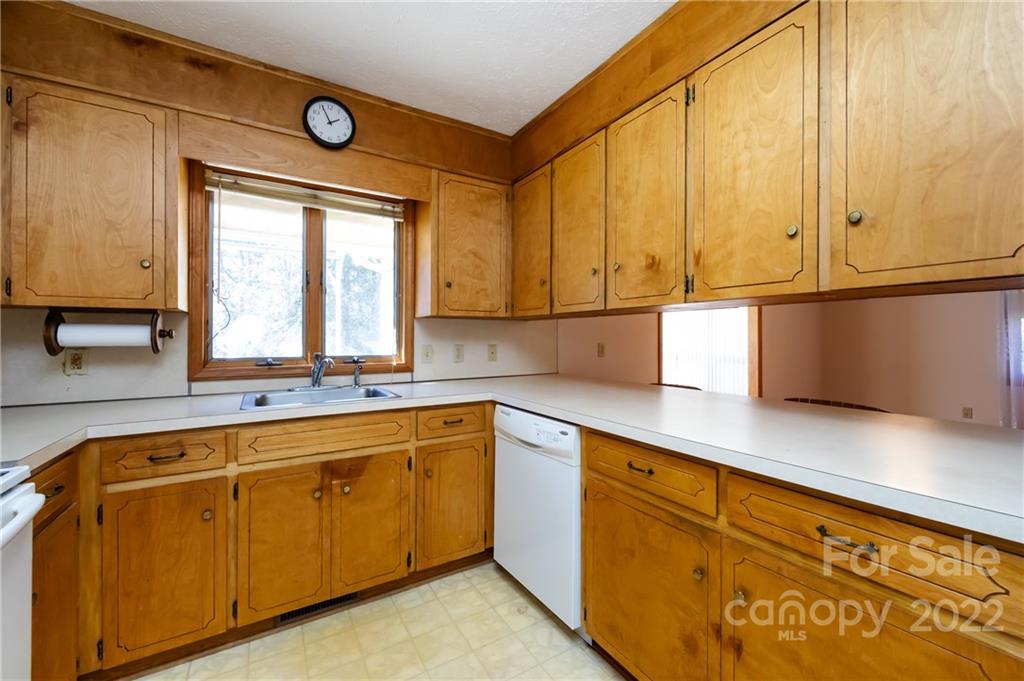1729 Wesley Road Morganton, NC 28655 - Photo 7 of 28 Gallery Image 7