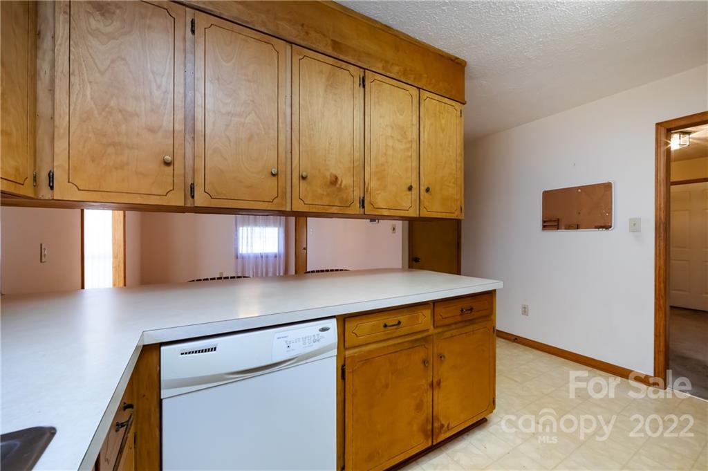 1729 Wesley Road Morganton, NC 28655 - Photo 8 of 28 Gallery Image 8