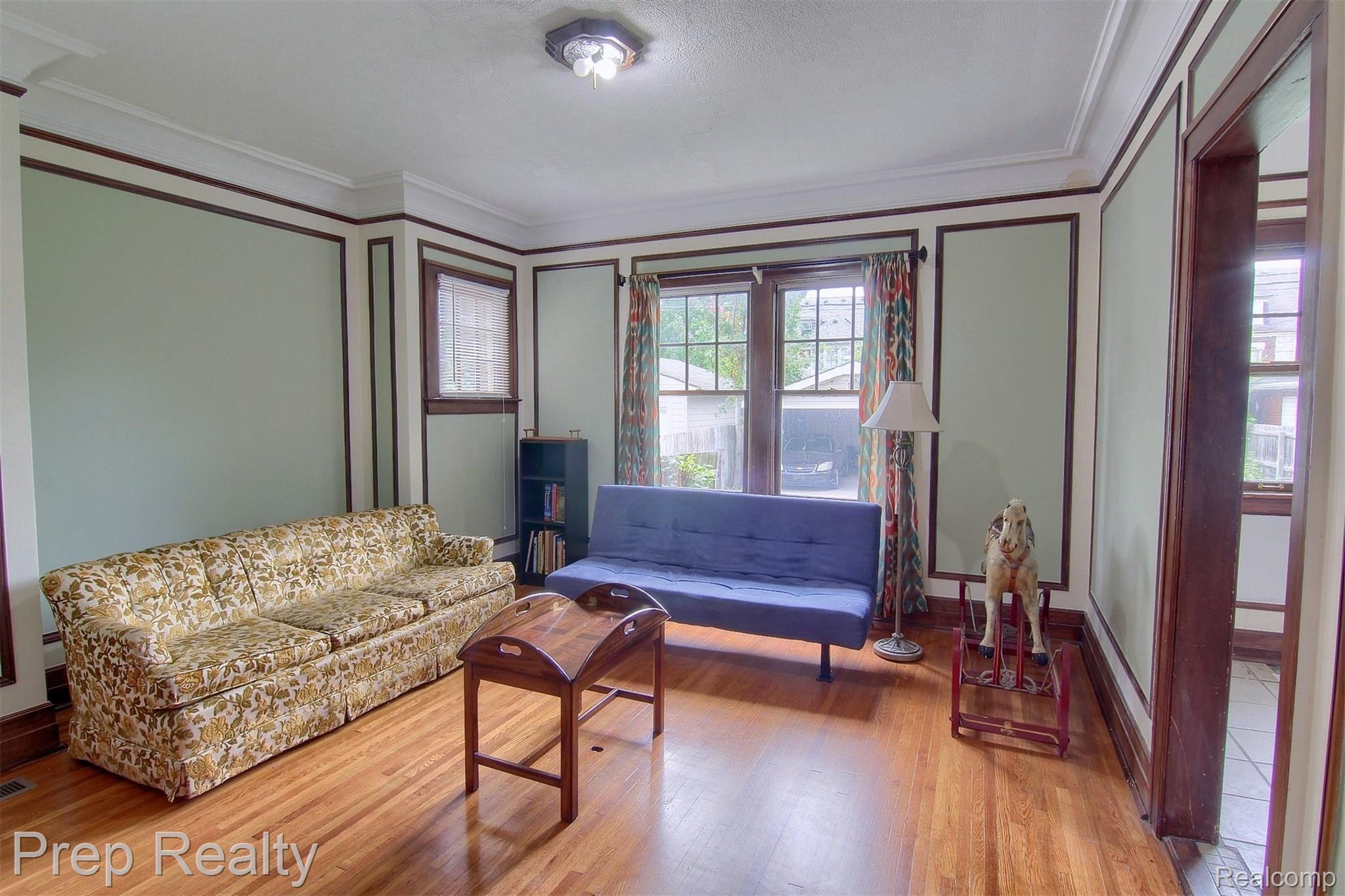 2000 Atkinson Street Detroit, MI 48206 - Photo 10 of 27 10-Library.jpg