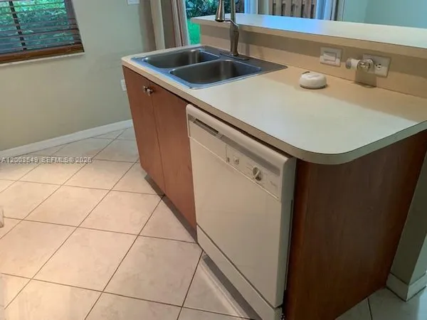 $2,700 | 2307 Anchor Court, Unit 4006, Dania Beach, FL 33312