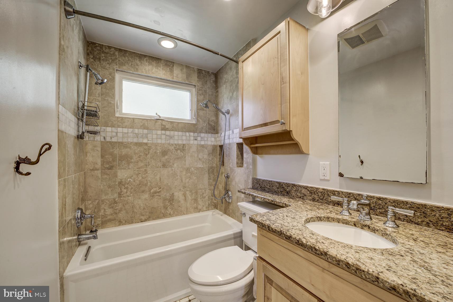 8112 Karl Road Alexandria, VA 22308 - Photo 18 of 30 Upper Level Bathroom