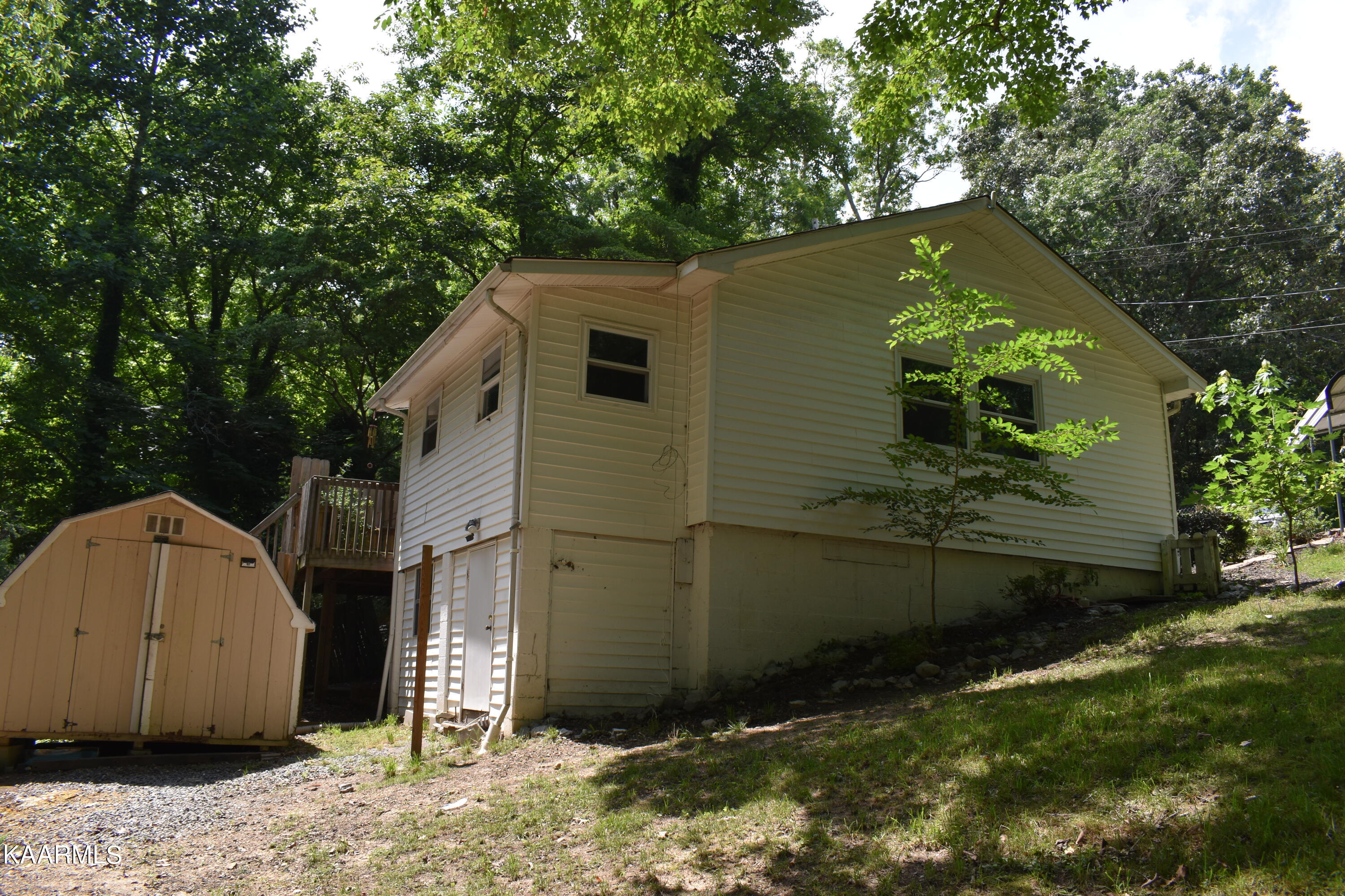 111 Chatham Lane Oak Ridge, TN 37830 - Photo 3 of 22 IMG_7842