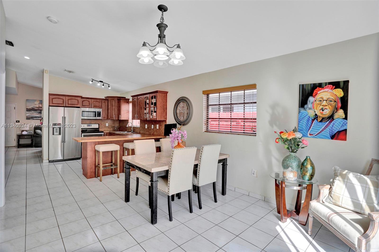 2574 West 71st Place Hialeah, FL 33016 - Photo 11 of 48