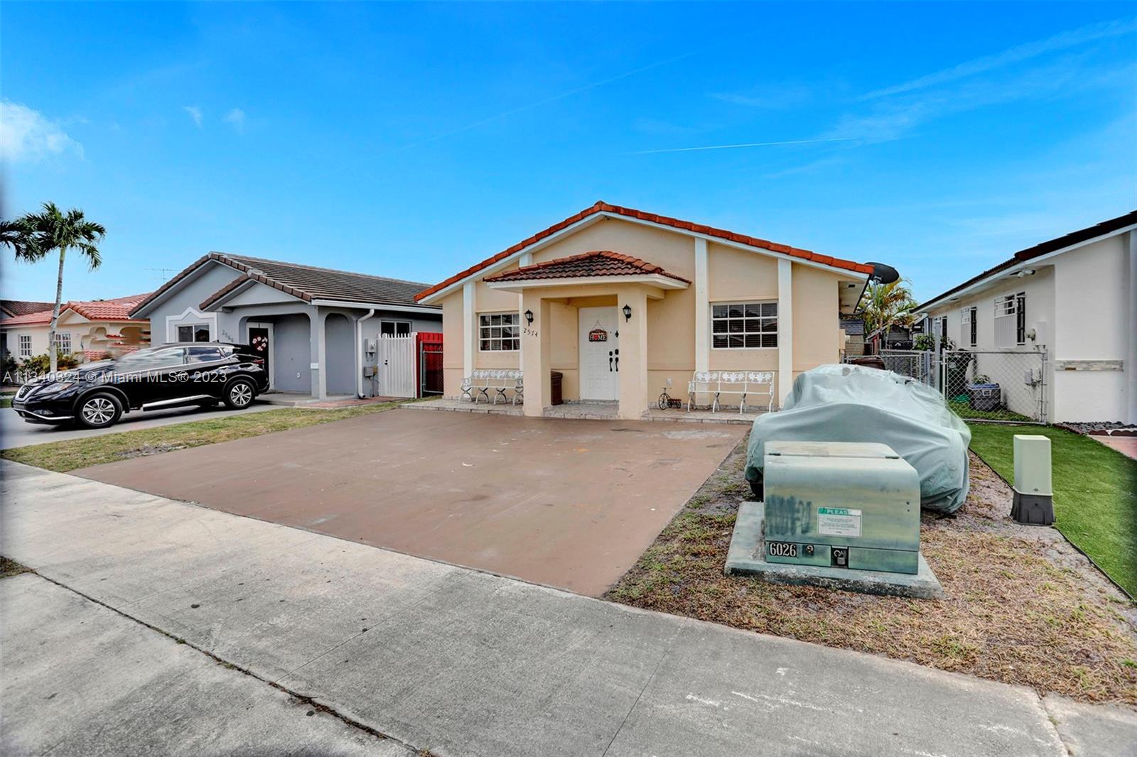 2574 West 71st Place Hialeah, FL 33016 - Photo 12 of 48